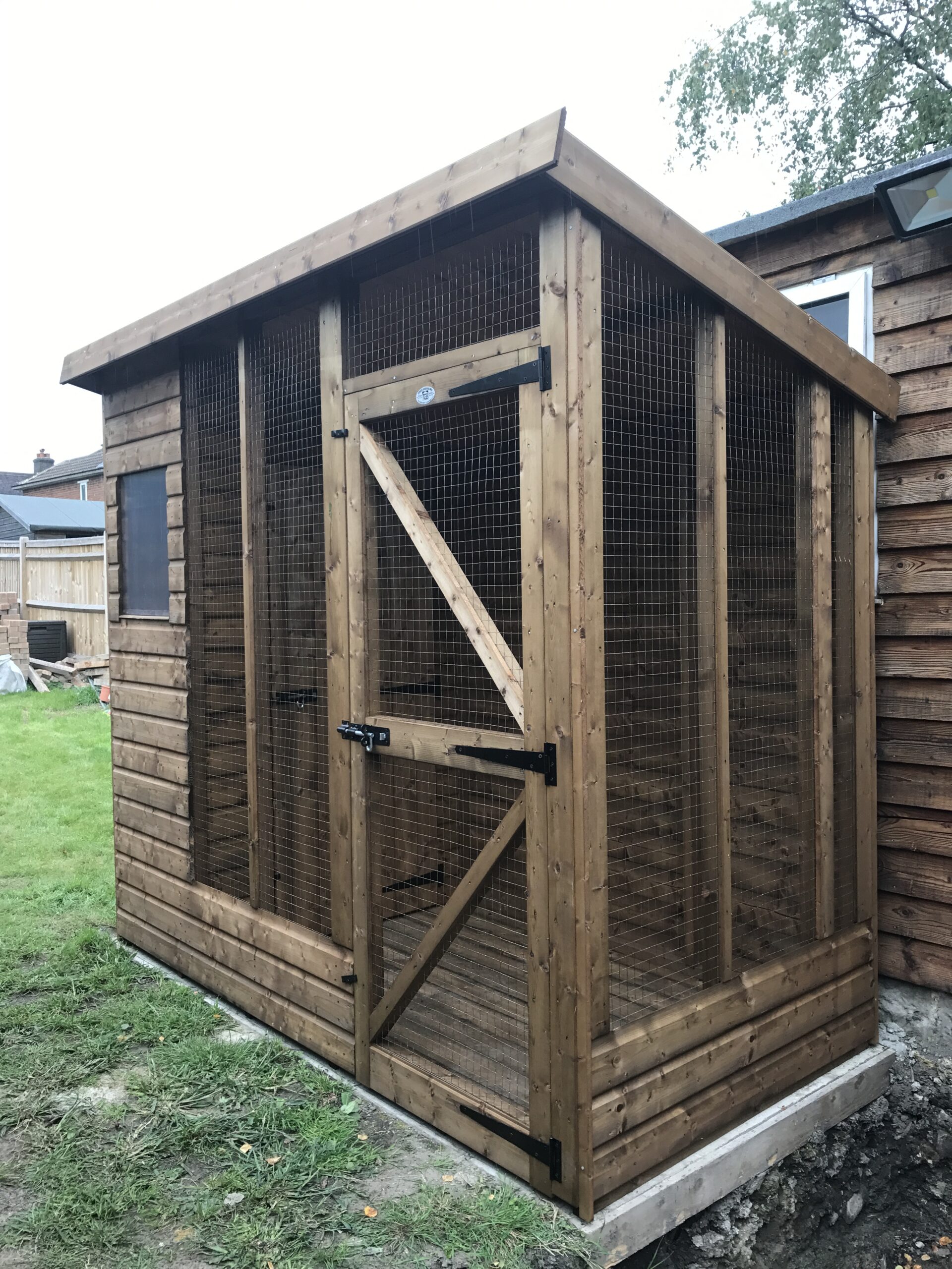 Topwood Kennel 8 x 4 Bespoke design