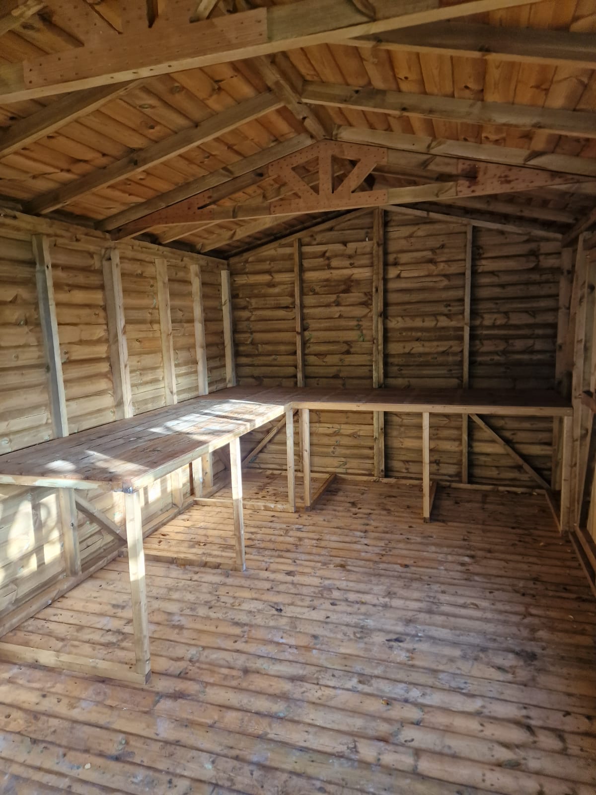 Breckland Garage Workshop Apex - internal with workbenches