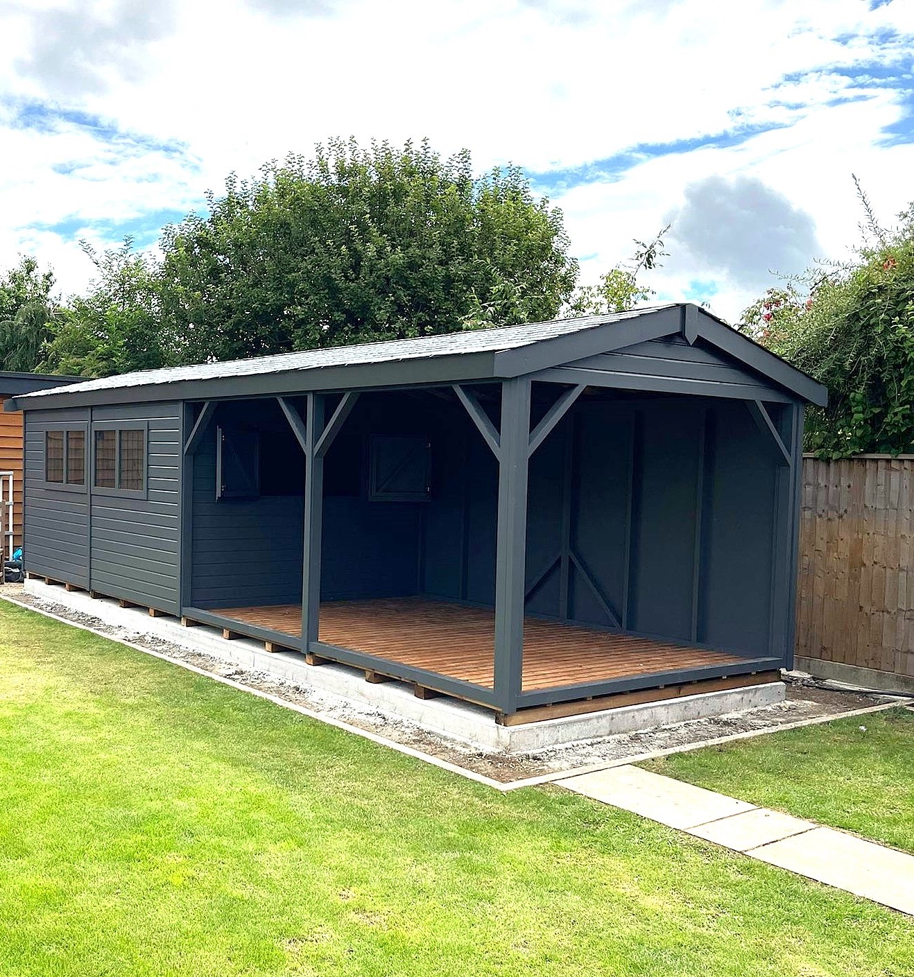 Breckland Garage Workshop Apex with open section