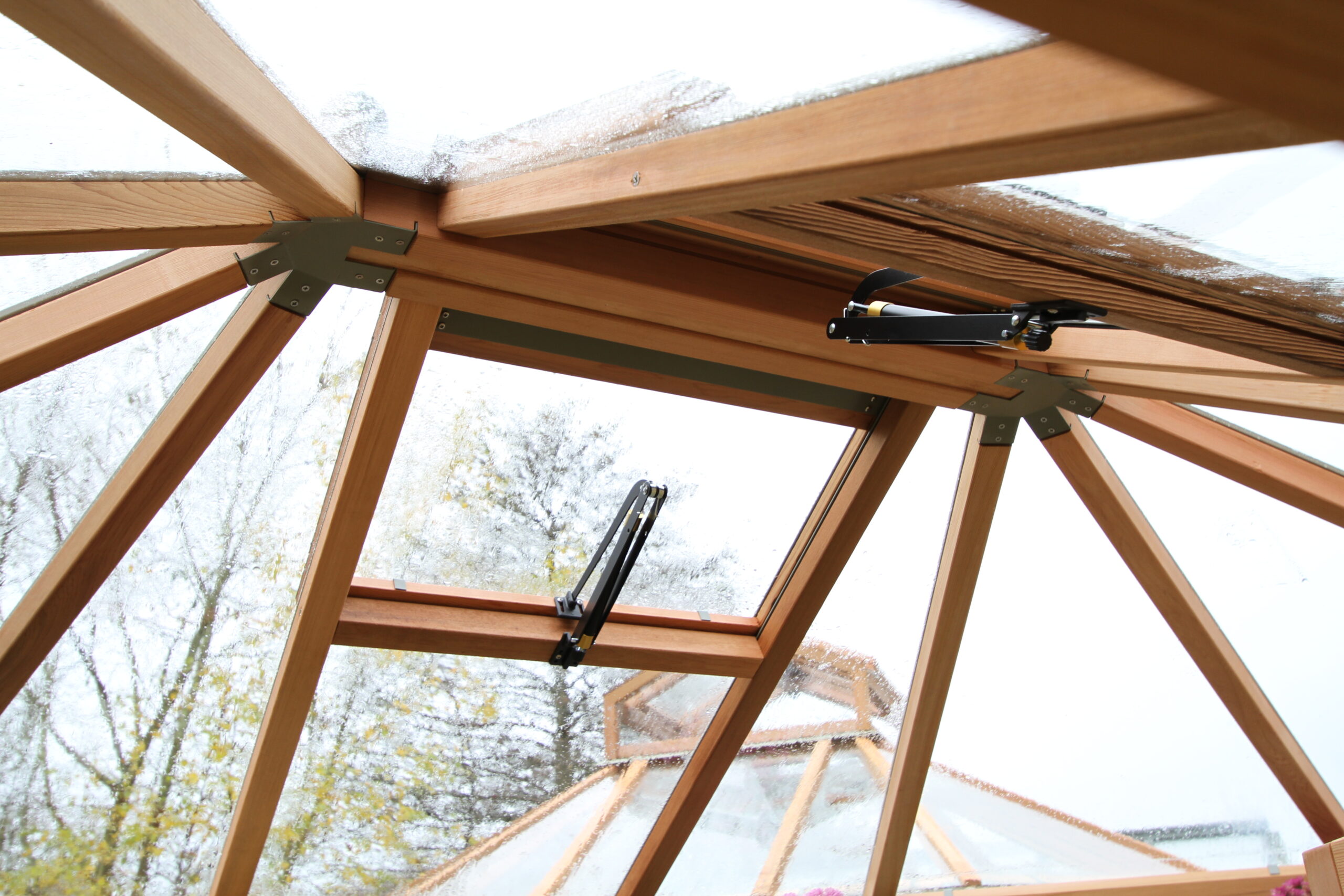 Alton Octagonal 6 x 9 roof